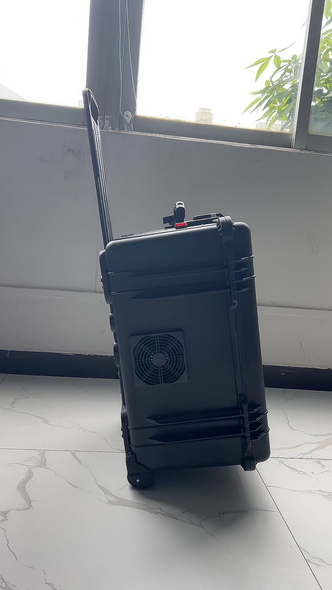 德钦手拉箱型移动通信干扰器